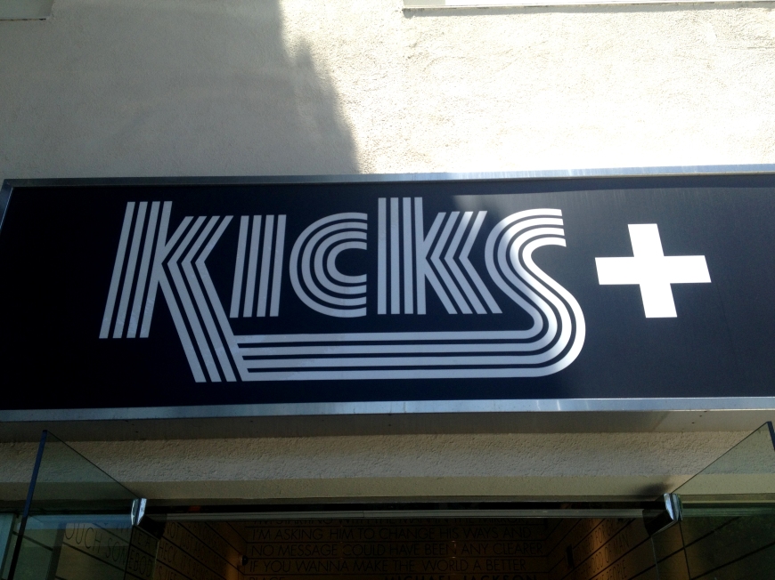 kicks logo